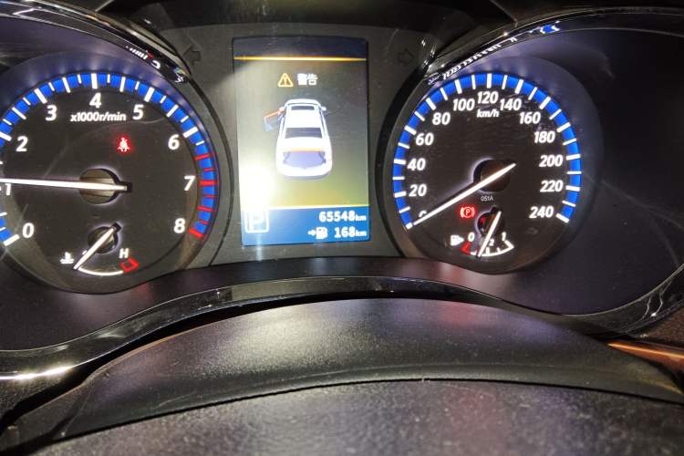 Used Venucia D60 2019 100 000 Honor 1.6L XL CVT Chenku Edition China VI Standard Odometer Close Up