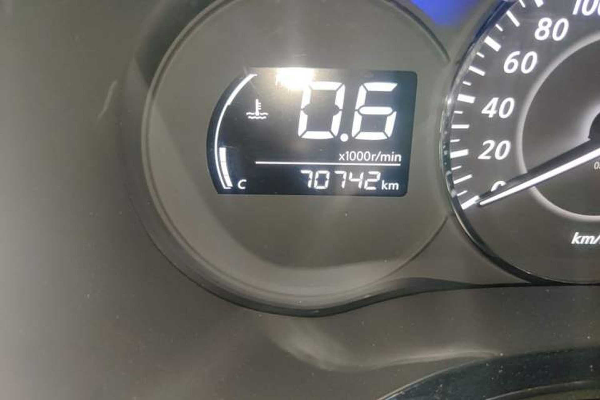 Used Venucia D60 2019 100 000 Glory 1.6L Entry Manual ChenShang Edition China VI Odometer Close Up
