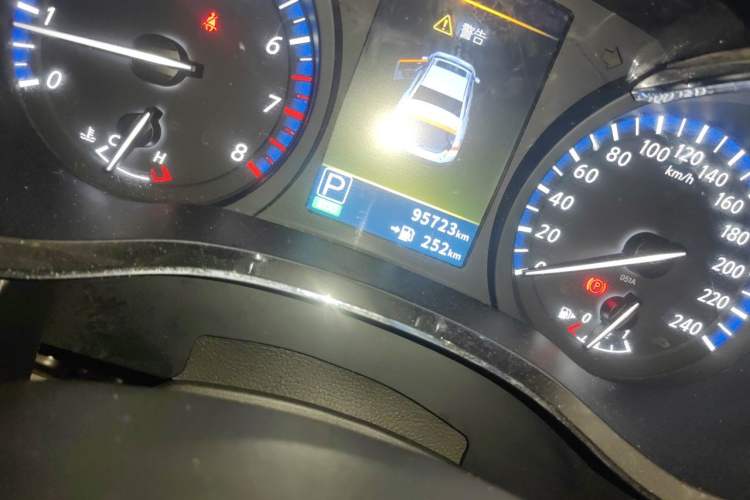 Used Venucia D60 2019 100 000 Honor 1.6L XL CVT Chenku Edition China VI Standard Odometer Close Up