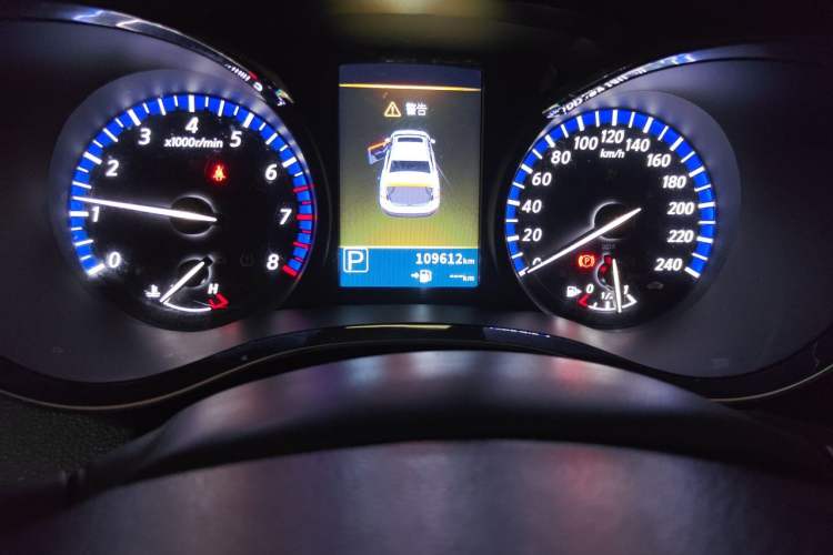 Used Venucia D60 2019 100 000 Honor 1.6L XL CVT Chenku Edition China VI Standard Odometer Close Up