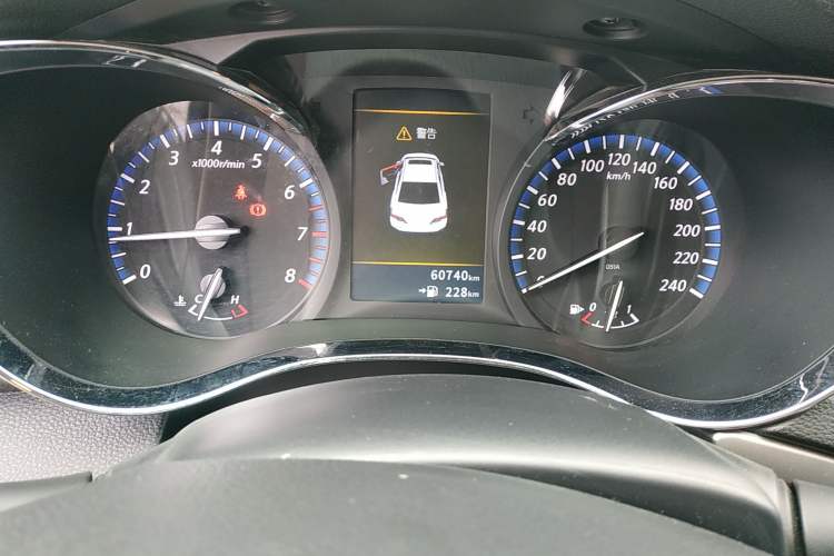 Used Venucia D60 2019 100 000 Glory 1.6L XL Manual Chenku Edition China VI Odometer Close Up