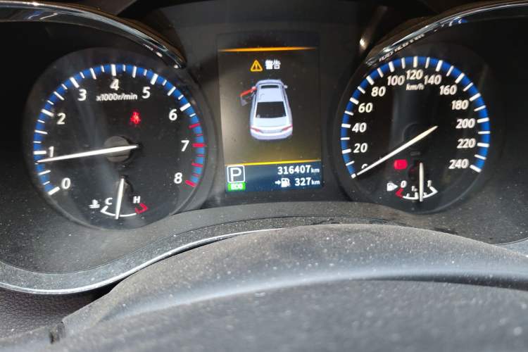 Used Venucia D60 2019 100 000 Honor 1.6L XL CVT Chenku Edition China VI Standard Odometer Close Up