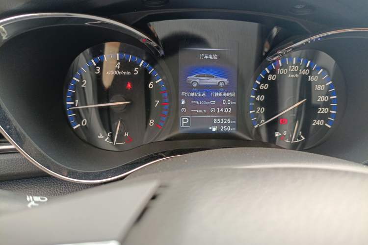 Used Venucia D60 2019 100 000 Honor 1.6L XL CVT Chenku Edition China VI Standard Odometer Close Up