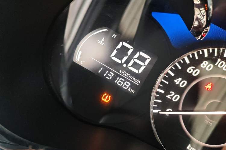 Used Venucia D60 2019 100 000-Yuan Glory 1.6L Entry Manual ChenShang Edition China V Standard Odometer Close Up