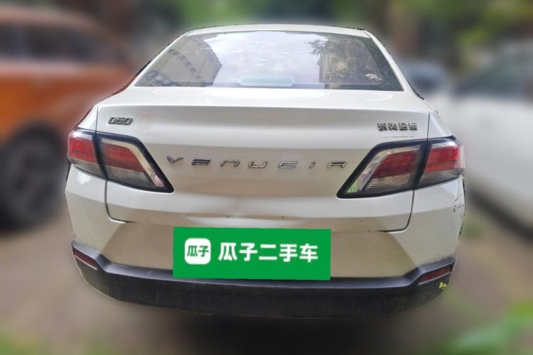 Used Venucia D60 2019 100 000-Yuan Glory 1.6L Entry Manual ChenShang Edition China V Standard Rear