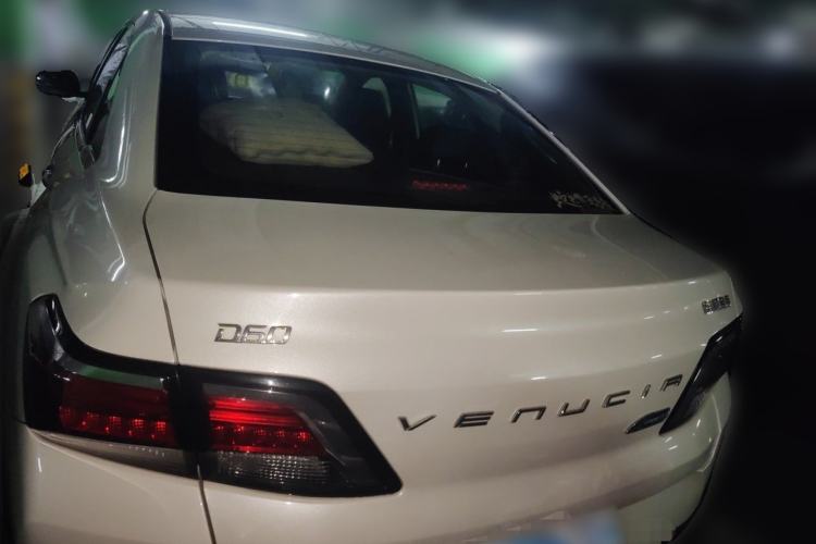 Used Venucia D60 2019 100 000 Honor 1.6L XL CVT Chenku Edition China VI Standard Rear