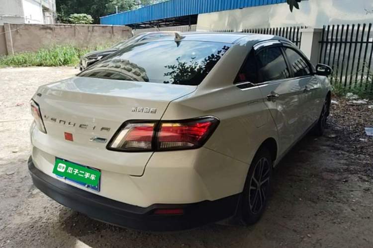 Used Venucia D60 2019 100 000 Honor 1.6L XL CVT Chenku Edition China VI Standard Rear Right 45 Deg