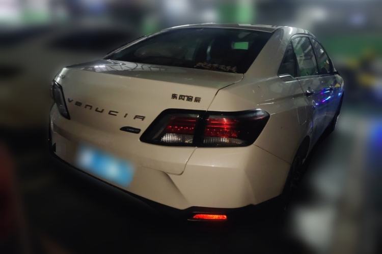 Used Venucia D60 2019 100 000 Honor 1.6L XL CVT Chenku Edition China VI Standard Rear Right 45 Deg