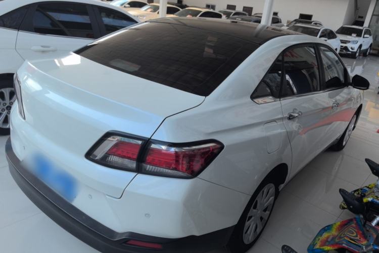 Used Venucia D60 2019 100 000 Glory 1.6L Entry Manual ChenShang Edition China VI Rear Right 45 Deg