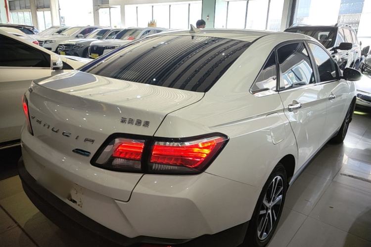 Used Venucia D60 2019 100 000 Honor 1.6L XL CVT Chenku Edition China V Standard Rear Right 45 Deg