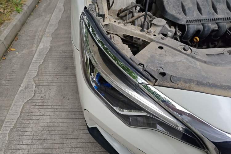 Used Venucia D60 2019 100 000 Honor 1.6L XL CVT Chenku Edition China VI Standard Right Front Headlight