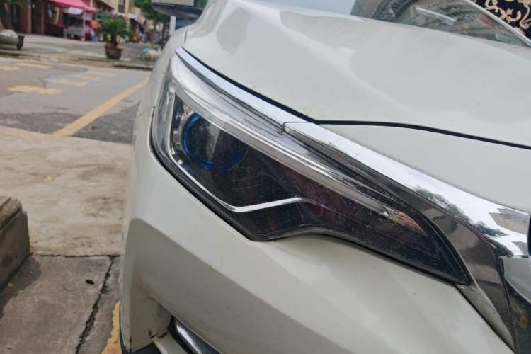 Used Venucia D60 2019 100 000 Honor 1.6L XL CVT Chenku Edition China VI Standard Right Front Headlight