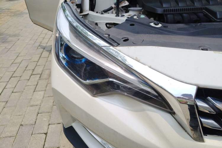 Used Venucia D60 2019 1.6L XL CVT Smart Connect Elite Edition Right Front Headlight