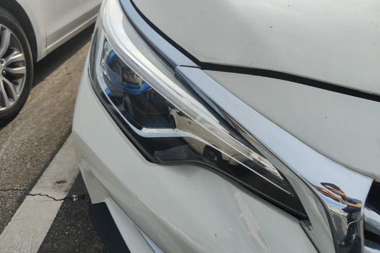 Used Venucia D60 2019 1.6L XE CVT Comfort Edition Right Front Headlight