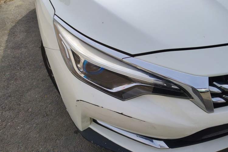 Used Venucia D60 2019 1.6L XL CVT Smart Connect Elite Edition Right Front Headlight
