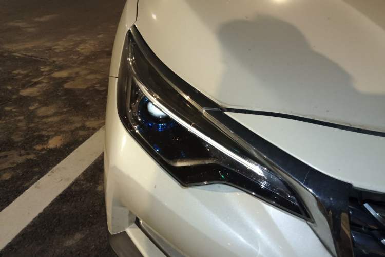 Used Venucia D60 2019 100 000 Honor 1.6L XL CVT Chenku Edition China VI Standard Right Front Headlight