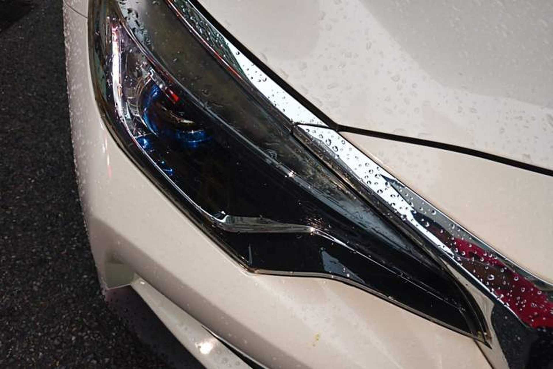 Used Venucia D60 2019 100 000 Glory 1.6L Entry Manual ChenShang Edition China VI Right Front Headlight