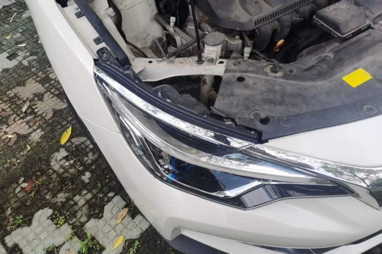 Used Venucia D60 2019 100 000 Honor 1.6L XL CVT Chenku Edition China VI Standard Right Front Headlight