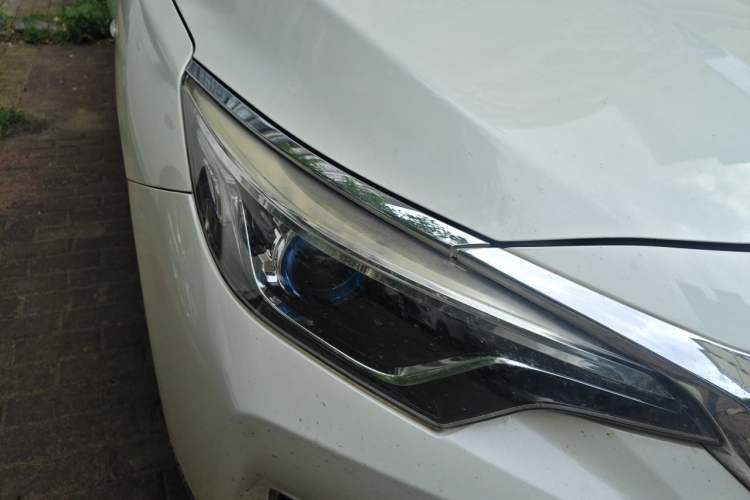 Used Venucia D60 2019 100 000-Yuan Glory 1.6L Entry Manual ChenShang Edition China V Standard Right Front Headlight