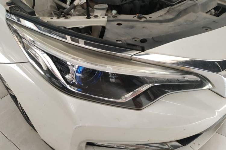 Used Venucia D60 2019 1.6L XL CVT Smart Connect Elite Edition Right Front Headlight