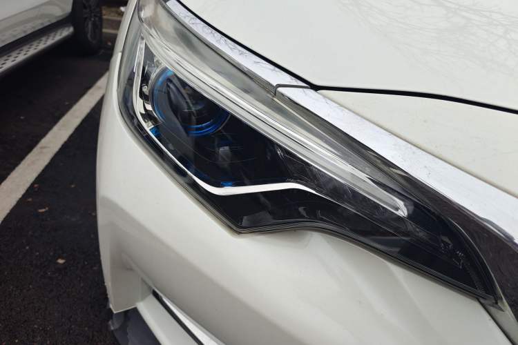 Used Venucia D60 2019 100 000 Honor 1.6L XL CVT Chenku Edition China V Standard Right Front Headlight