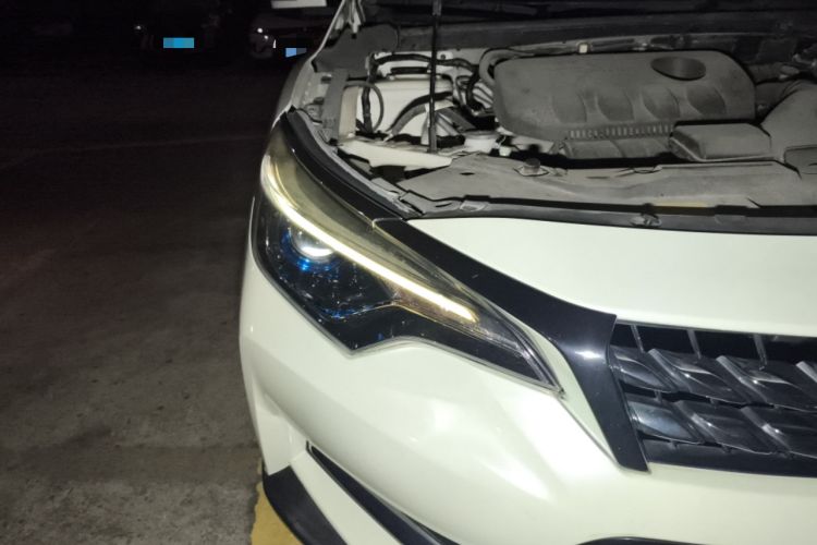 Used Venucia D60 2019 1.6L XL CVT Smart Connect Elite Edition Right Front Headlight