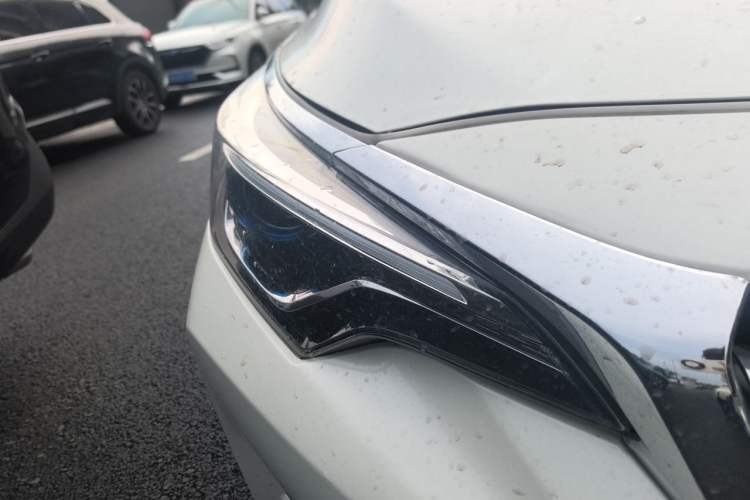 Used Venucia D60 2019 100 000 Honor 1.6L XL CVT Chenku Edition China VI Standard Right Front Headlight