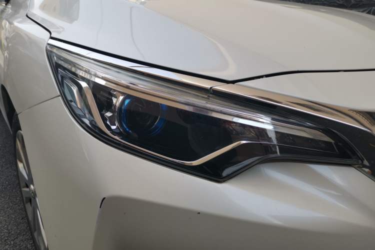 Used Venucia D60 2019 1.6L Entry Manual Fashion Edition Right Front Headlight