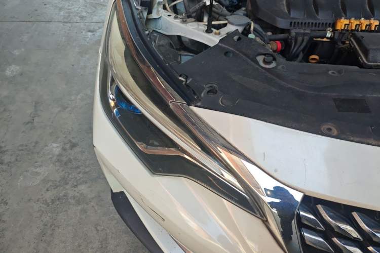 Used Venucia D60 2019 1.6L XL CVT Smart Connect Elite Edition Right Front Headlight