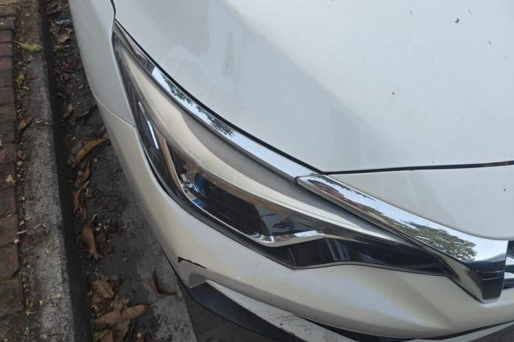 Used Venucia D60 2019 100 000 Glory 1.6L Entry Manual ChenShang Edition China VI Right Front Headlight