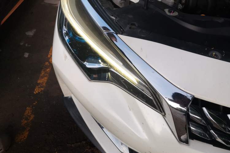 Used Venucia D60 2019 1.6L XL CVT Smart Connect Elite Edition Right Front Headlight