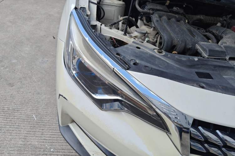 Used Venucia D60 2019 100 000 Glory 1.6L Entry Manual ChenShang Edition China VI Right Front Headlight