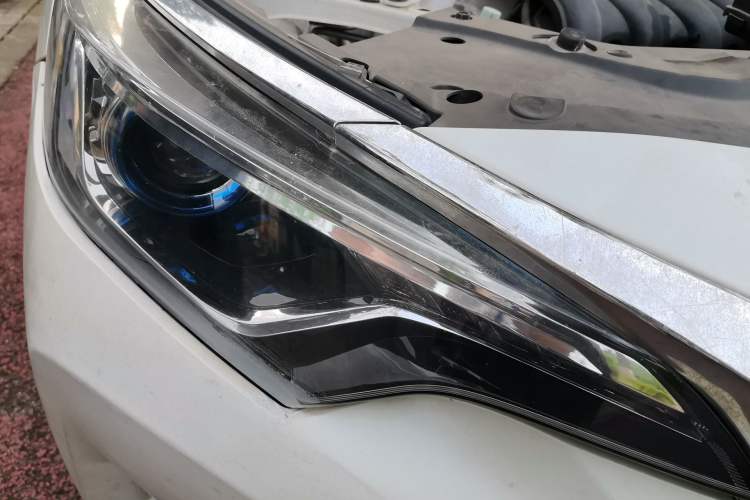 Used Venucia D60 2019 100 000 Glory 1.6L Entry Manual ChenShang Edition China VI Right Front Headlight