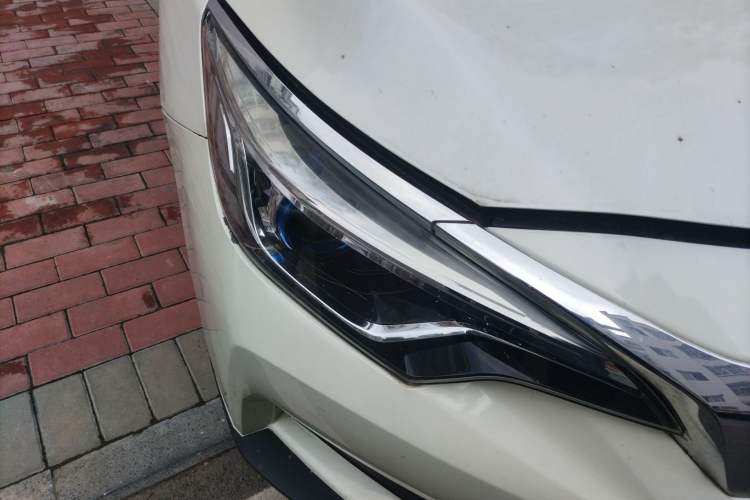 Used Venucia D60 2019 100 000-Yuan Glory 1.6L XE CVT Chenxiang Edition China VI Standard Right Front Headlight