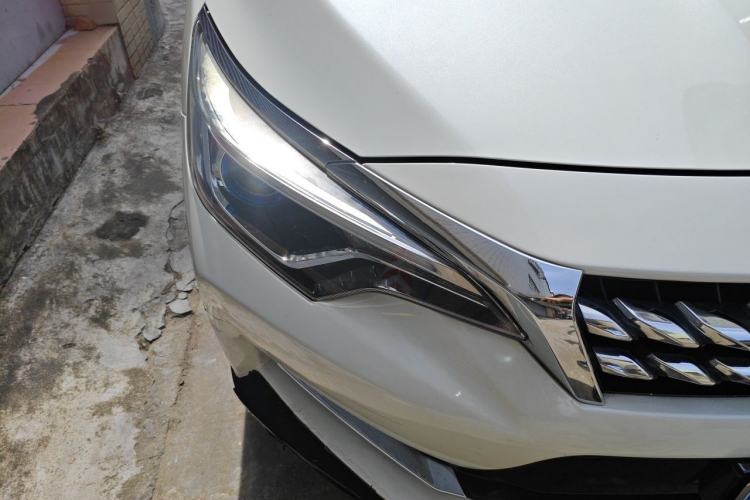 Used Venucia D60 2019 1.6L XL CVT SmartConnect Elite Edition (ISS) Right Front Headlight