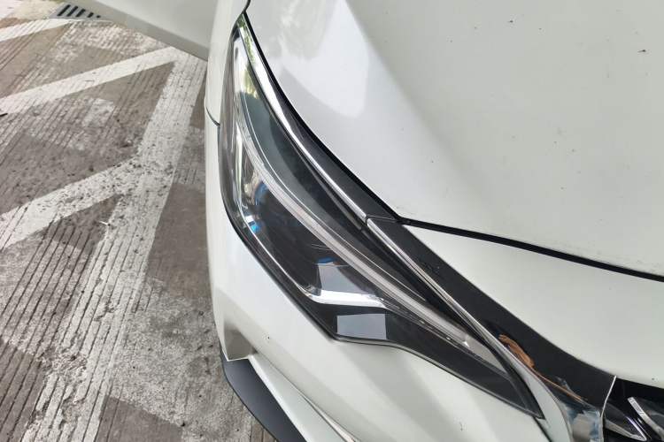 Used Venucia D60 2019 1.6L XL Manual SmartConnect Elite Edition Right Front Headlight