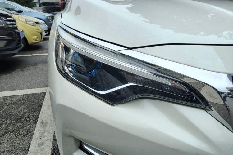 Used Venucia D60 2019 1.6L XL CVT SmartConnect Elite Edition (ISS) Right Front Headlight