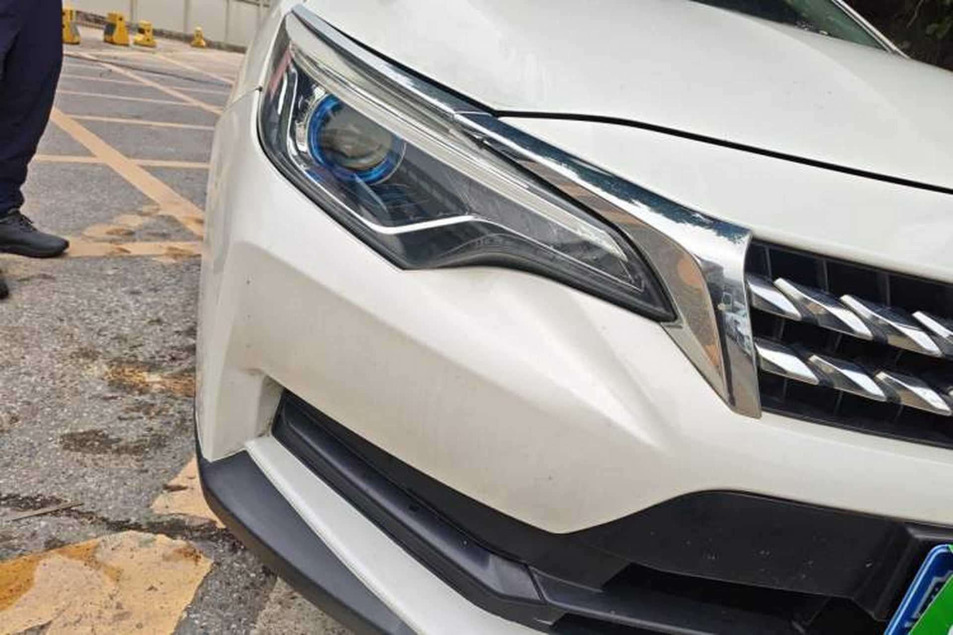 Used Venucia D60 2019 100 000-Yuan Glory 1.6L Entry Manual ChenShang Edition China V Standard Right Front Headlight