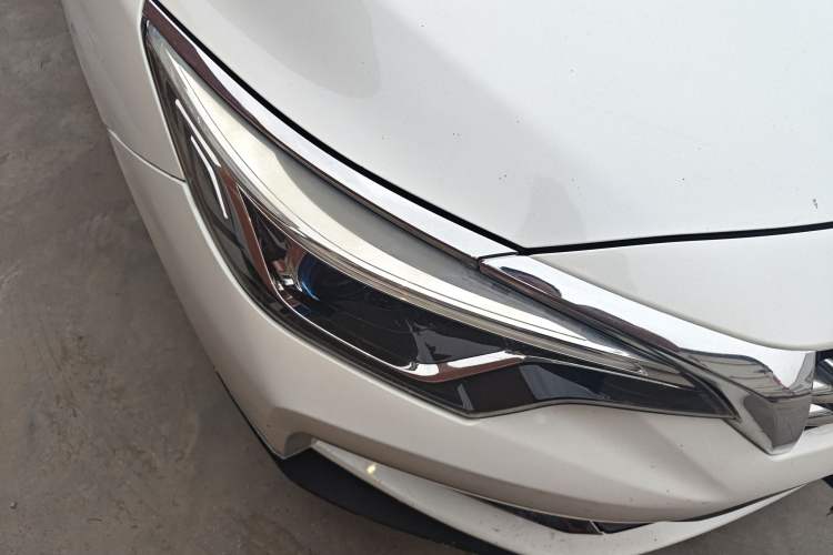 Used Venucia D60 2019 1.6L XL CVT Smart Connect Elite Edition Right Front Headlight