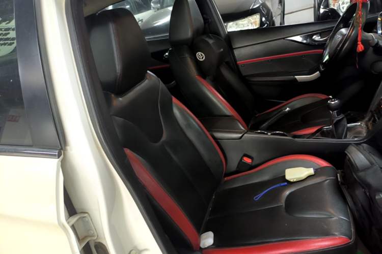 Used Venucia D60 2019 100 000 Glory 1.6L XL Manual Chenku Edition China VI Right Front Seat