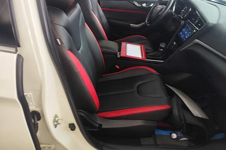 Used Venucia D60 2019 1.6L XL CVT Smart Connect Elite Edition Right Front Seat
