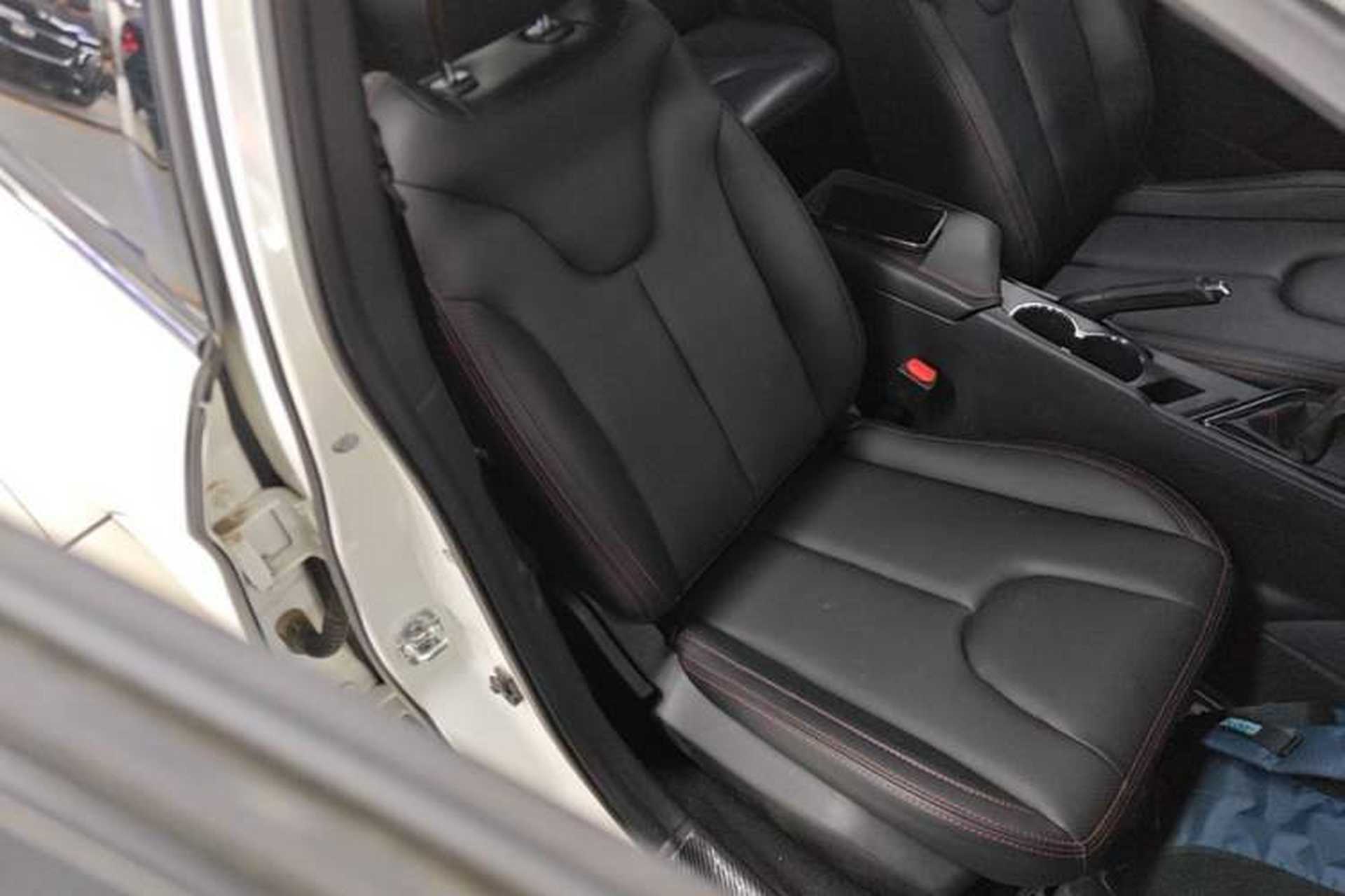 Used Venucia D60 2019 100 000 Glory 1.6L Entry Manual ChenShang Edition China VI Right Front Seat
