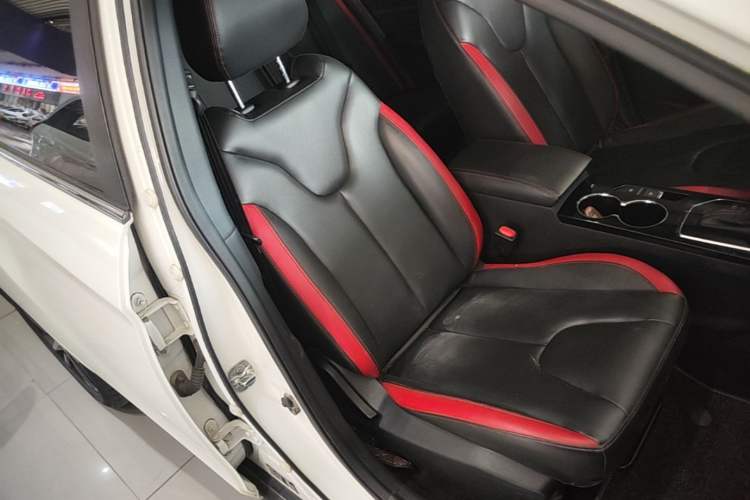Used Venucia D60 2019 100 000 Honor 1.6L XL CVT Chenku Edition China V Standard Right Front Seat