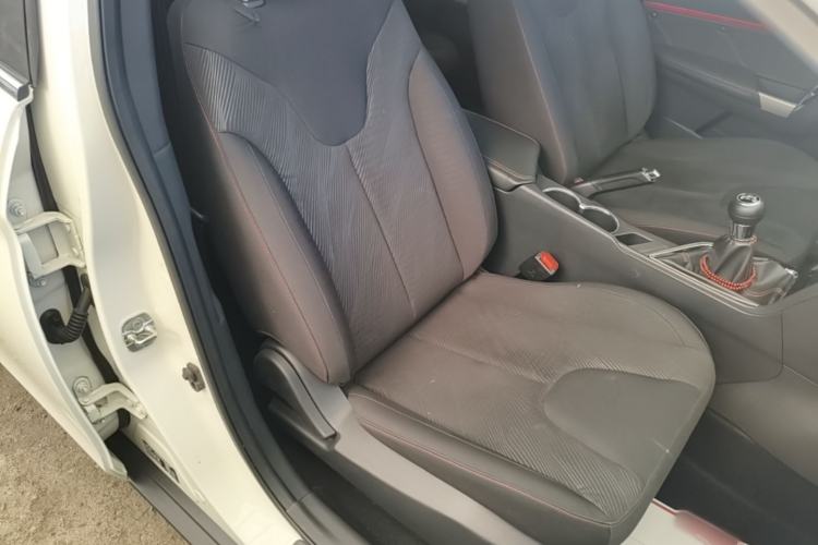 Used Venucia D60 2019 100 000 Glory 1.6L Entry Manual ChenShang Edition China VI Right Front Seat