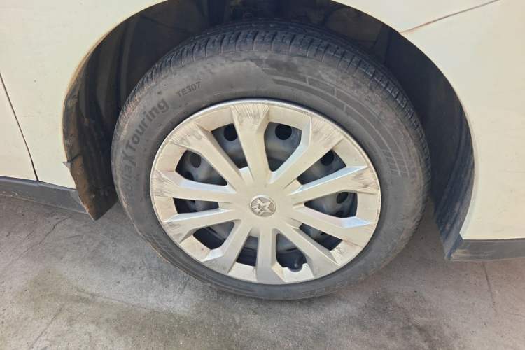 Used Venucia D60 2019 100 000 Glory 1.6L Entry Manual ChenShang Edition China VI Right Front Wheel Hub