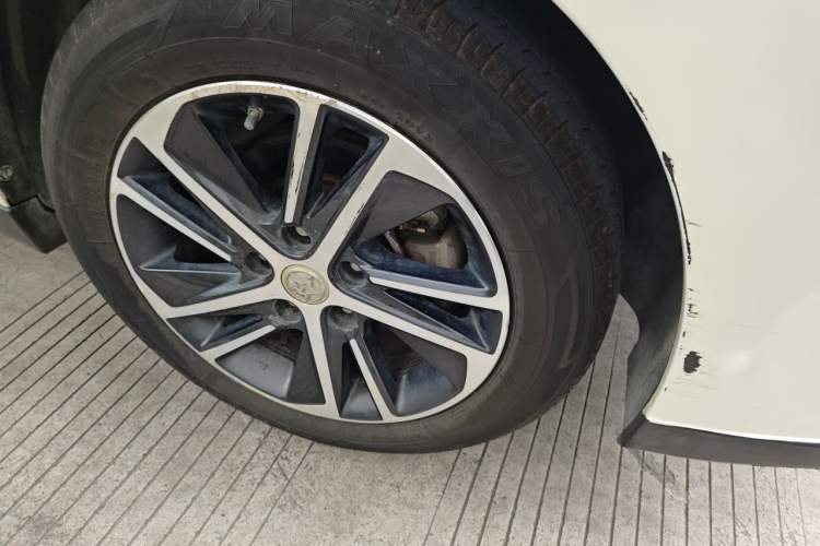 Used Venucia D60 2019 100 000 Honor 1.6L XL CVT Chenku Edition China VI Standard Right Front Wheel Hub