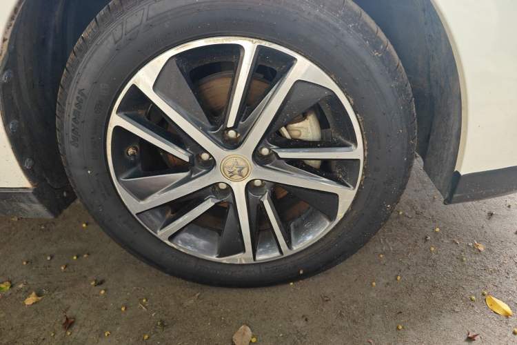 Used Venucia D60 2019 100 000 Honor 1.6L XL CVT Chenku Edition China VI Standard Right Front Wheel Hub