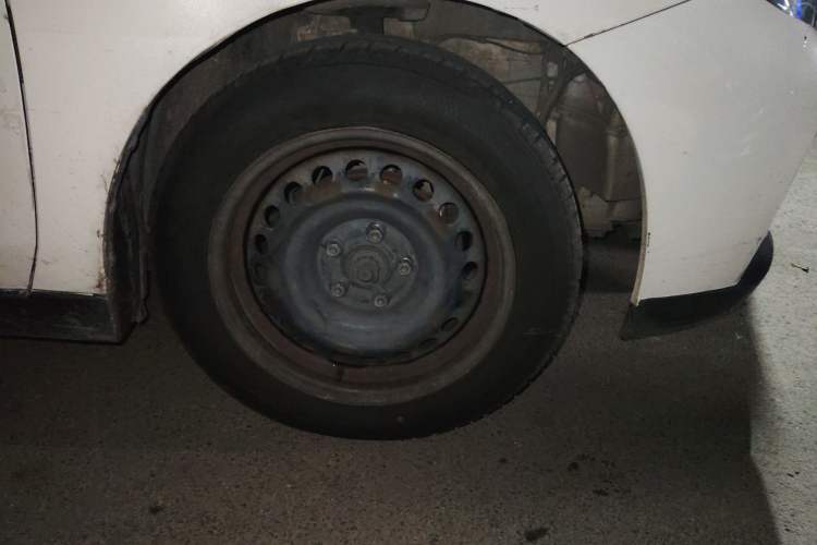 Used Venucia D60 2019 1.6L Entry Manual Fashion Edition Right Front Wheel Hub