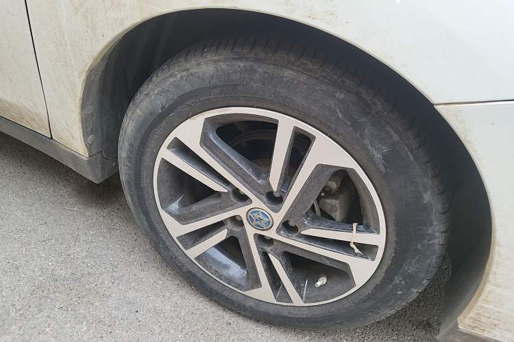 Used Venucia D60 2019 100 000-Yuan Glory 1.6L XE Manual – Chenxiang Edition China VI Right Front Wheel Hub