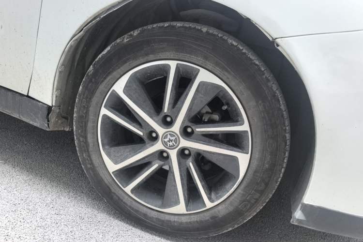 Used Venucia D60 2019 1.6L XE Manual Comfort Edition Right Front Wheel Hub